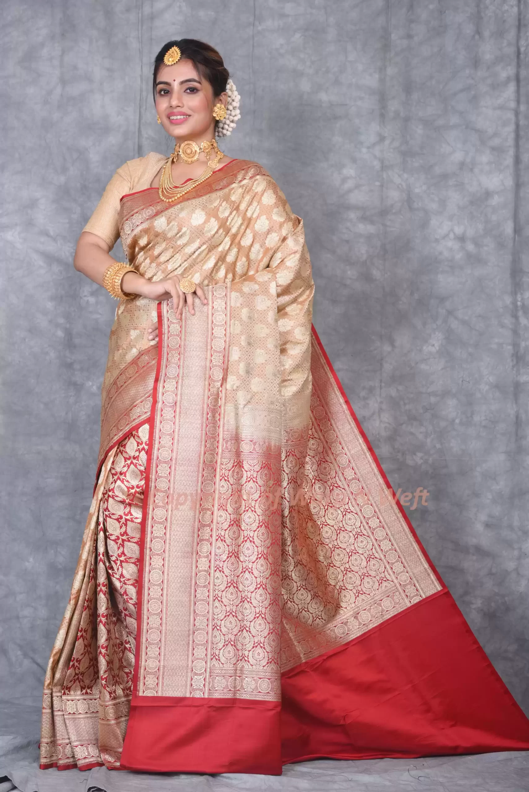 Beige Contrast Red Silk Banarasi Saree - Image 3