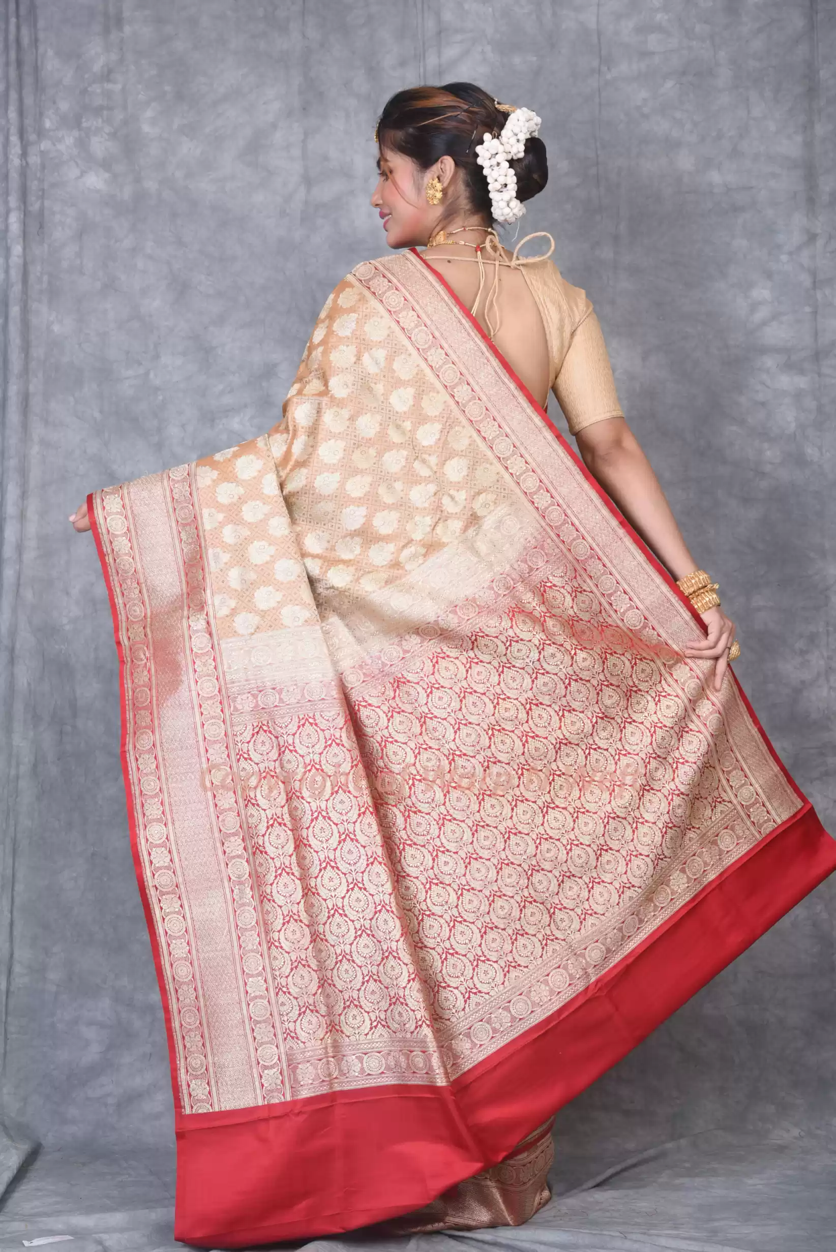 Beige Contrast Red Silk Banarasi Saree - Image 2