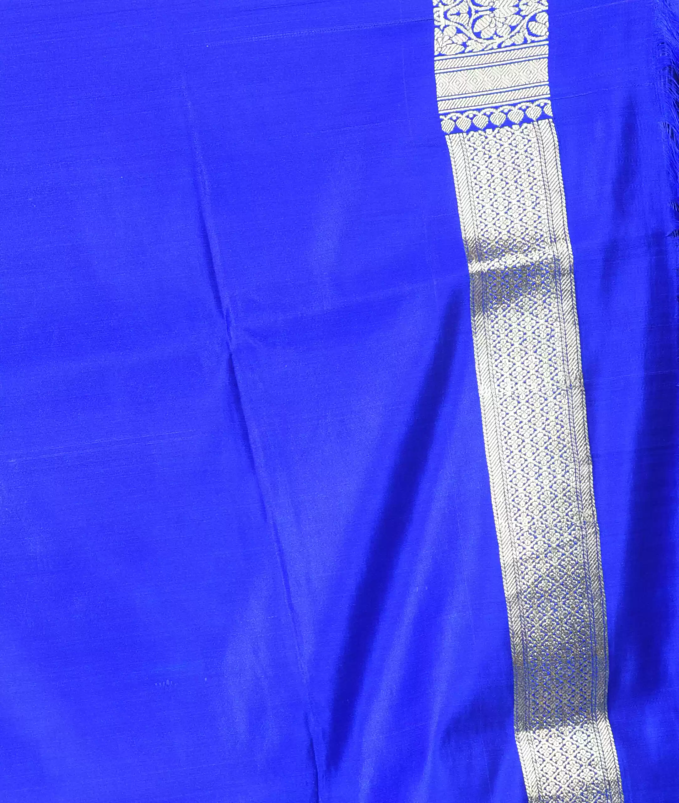 Charukriti Woven Design Zari Silk Banarasi Saree - Image 3