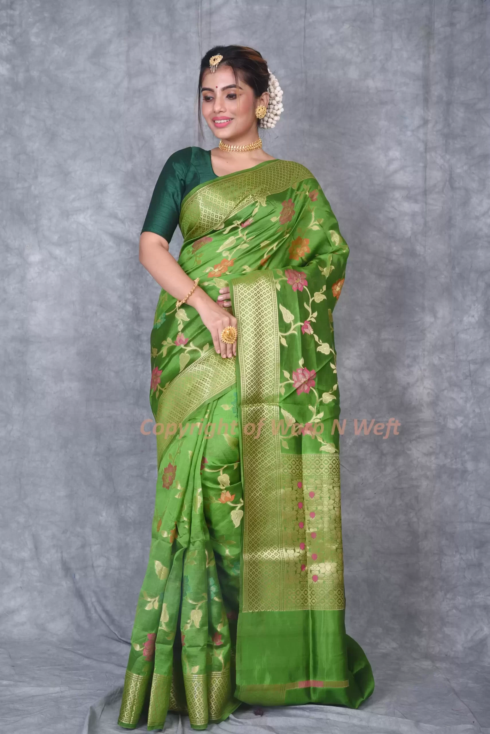 Green Silk Woven Banarasi Saree with Intricate Zari Floral Motifs - Image 3