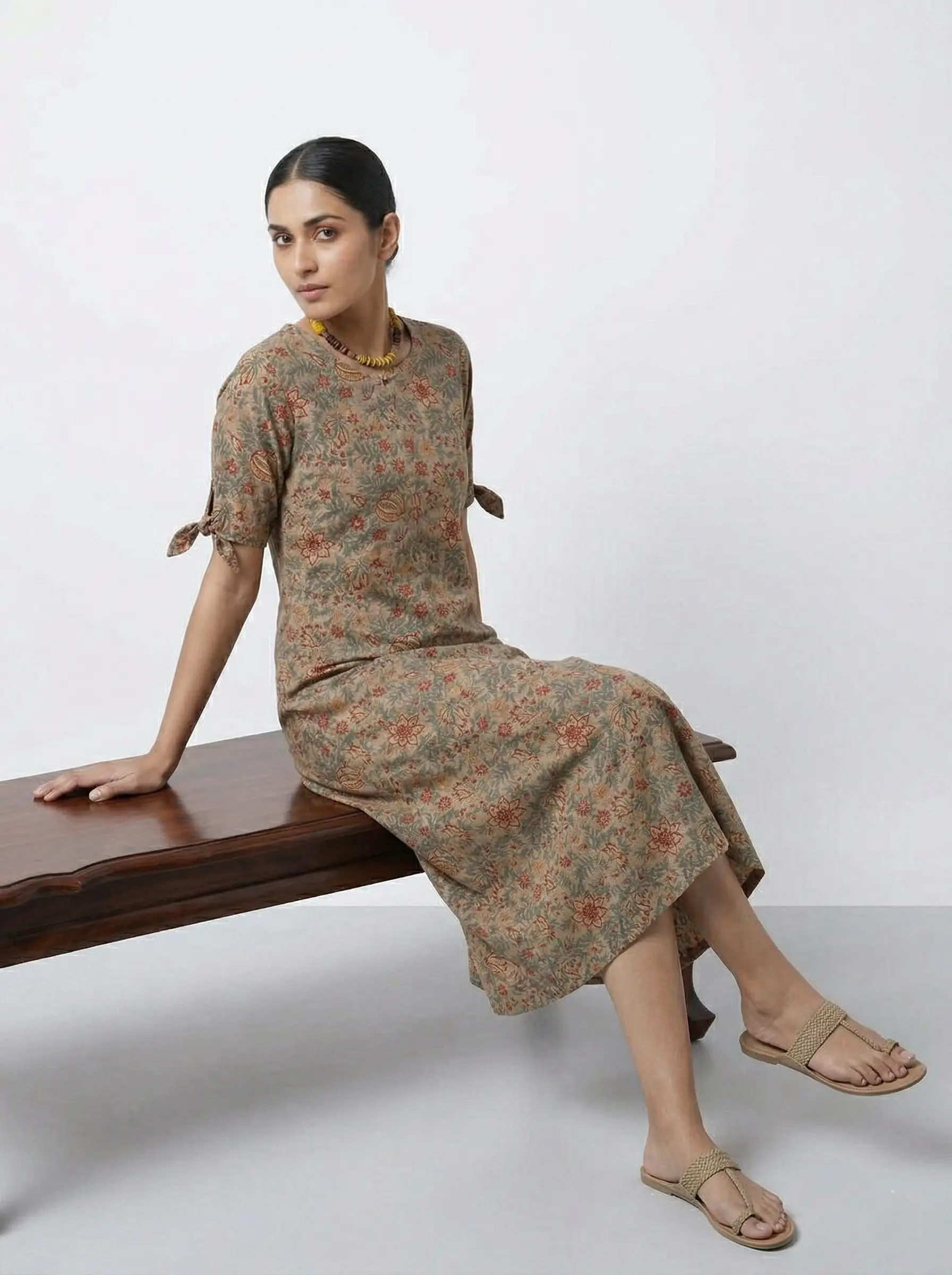 Women’s Everyday Floral Print U-Neck Kurti - Image 3