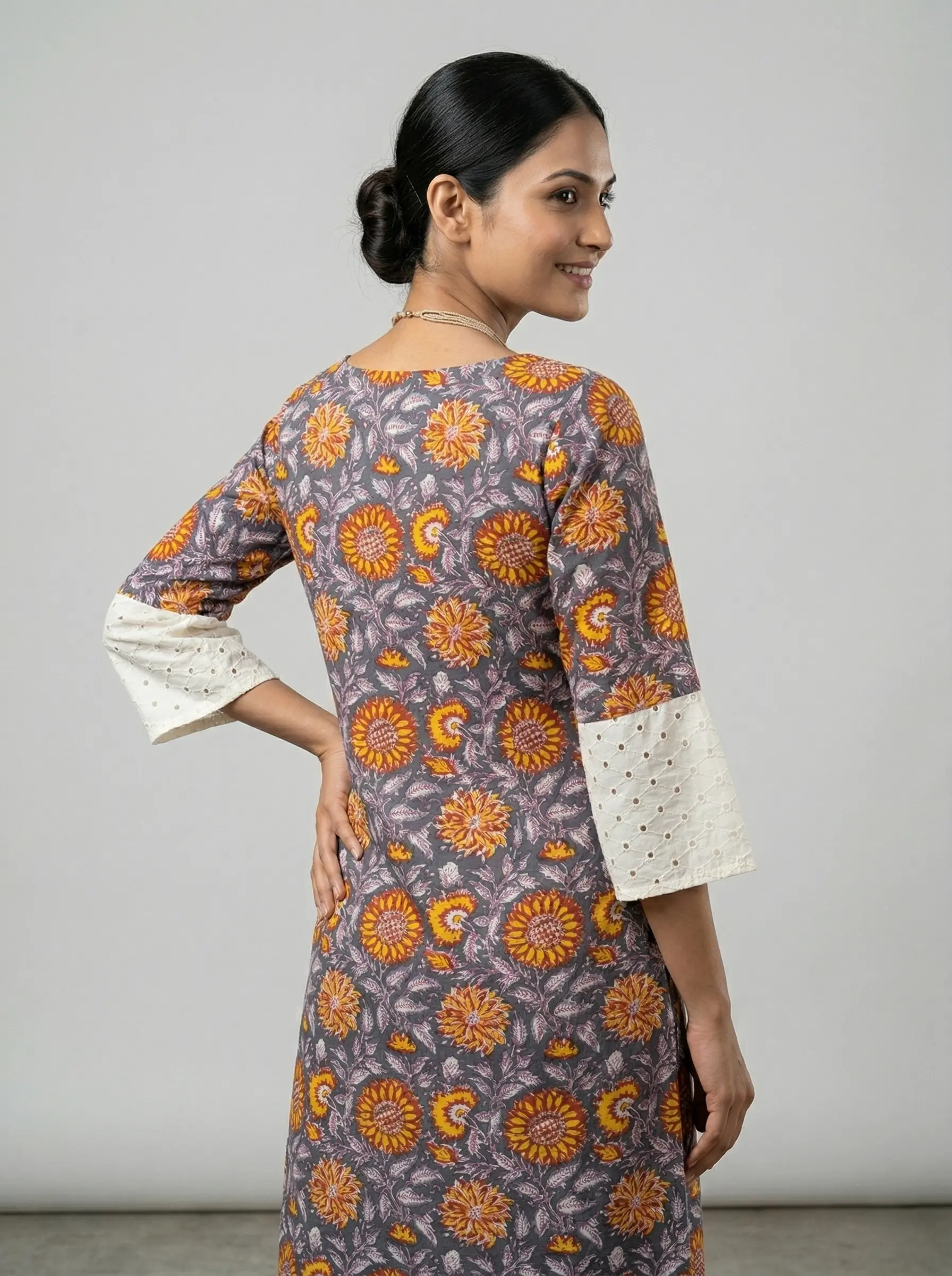 Classic Everyday Floral Cotton Kurti - Image 3