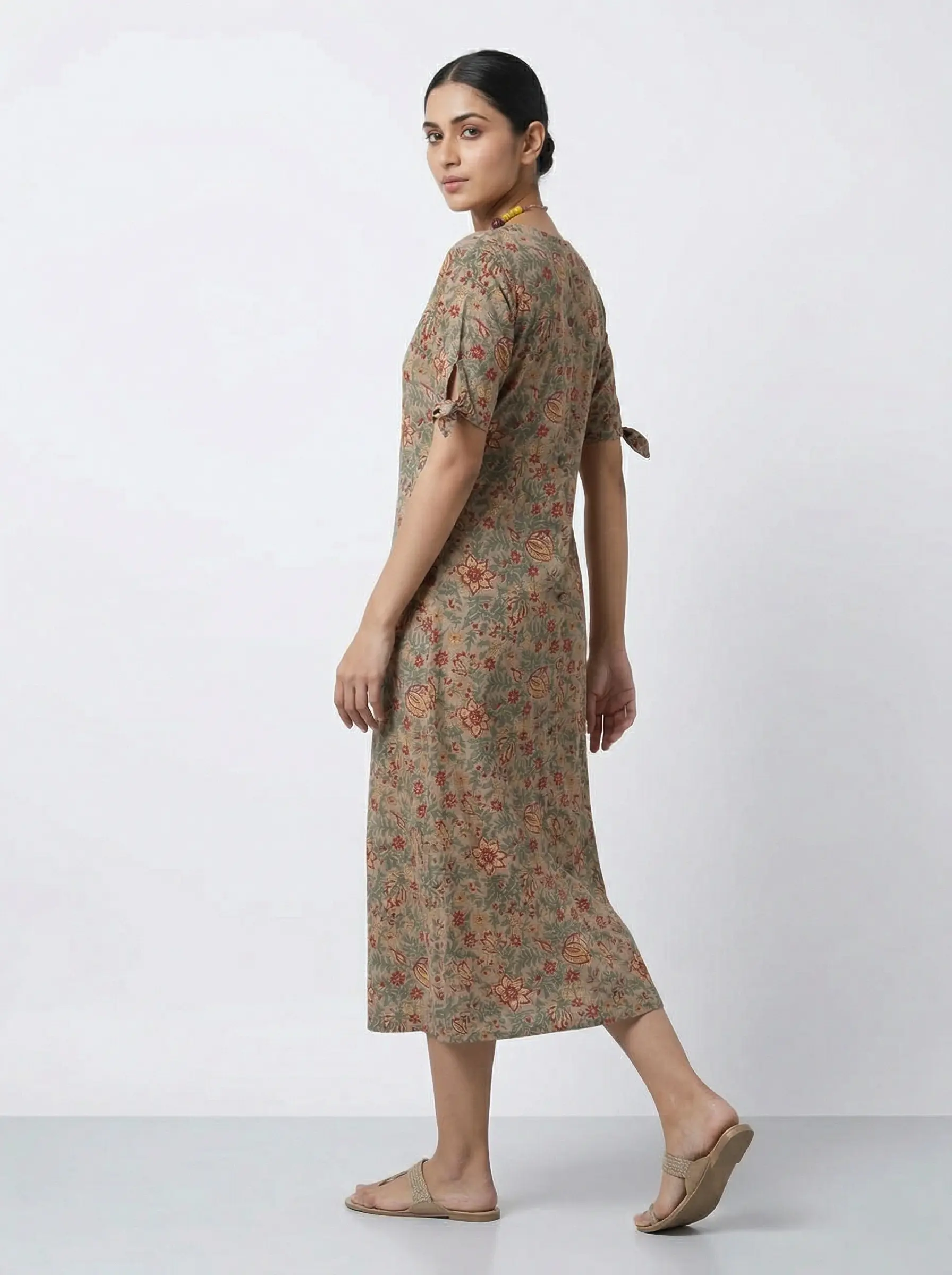Women’s Everyday Floral Print U-Neck Kurti - Image 2