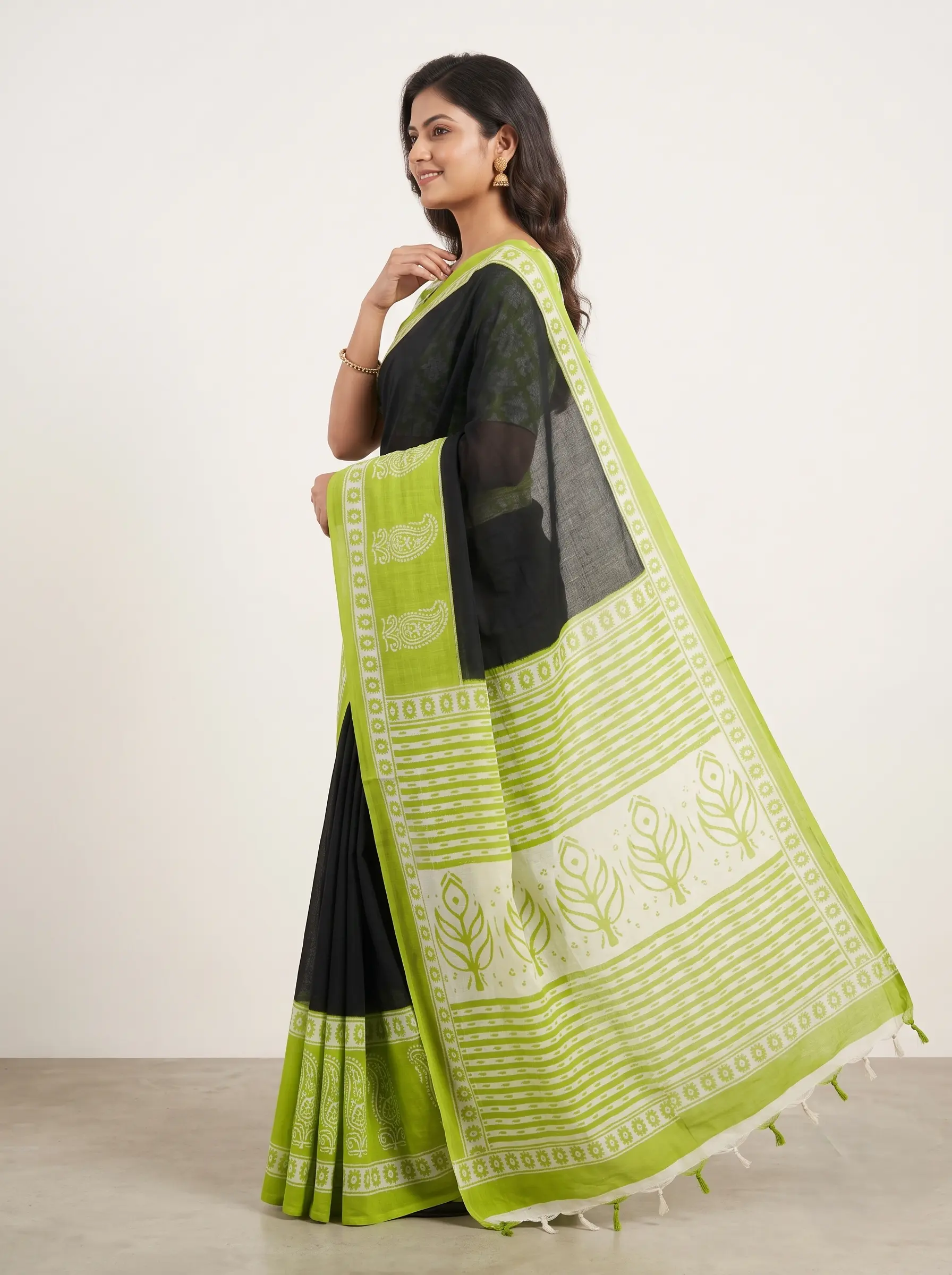 Elegant Black & Lime Green Printed Malmal Cotton Saree for Women - Image 2