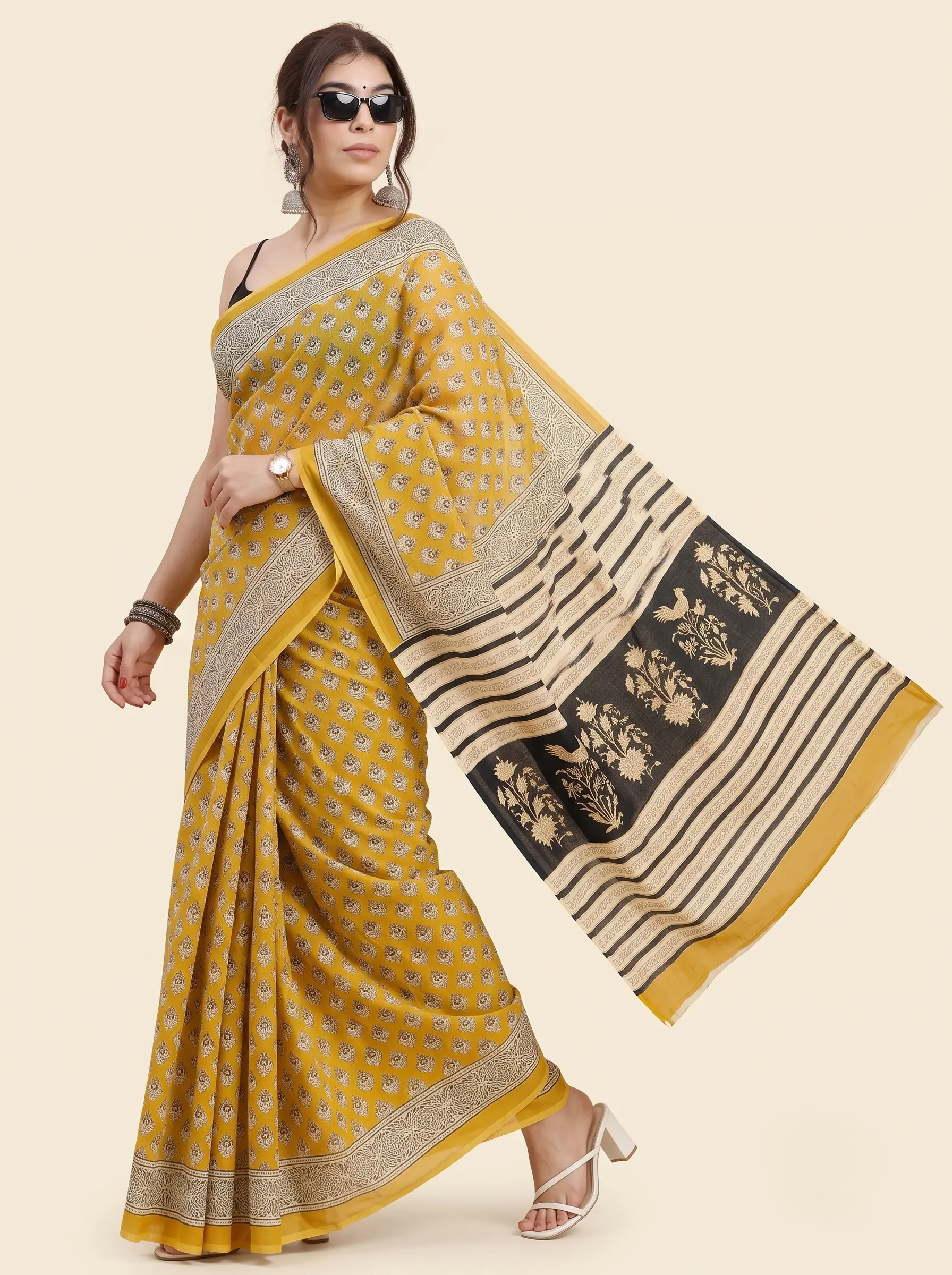 Elegant Printed Malmal Cotton Saree for Women - Image 2